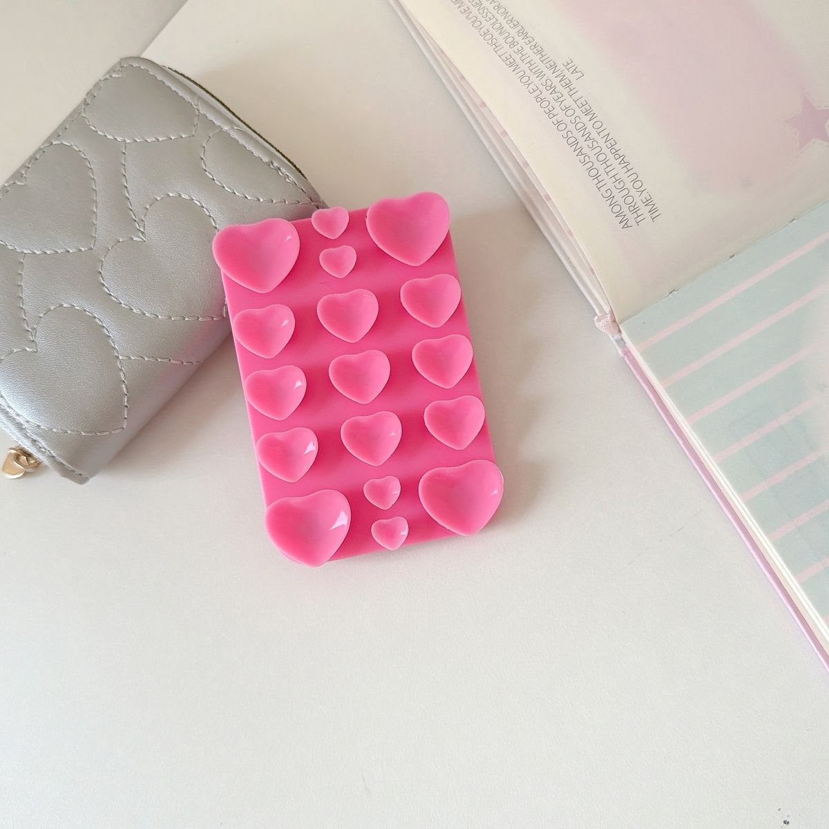 Luxury Heart-Shaped Phone Grip Holder Magnetic Suction